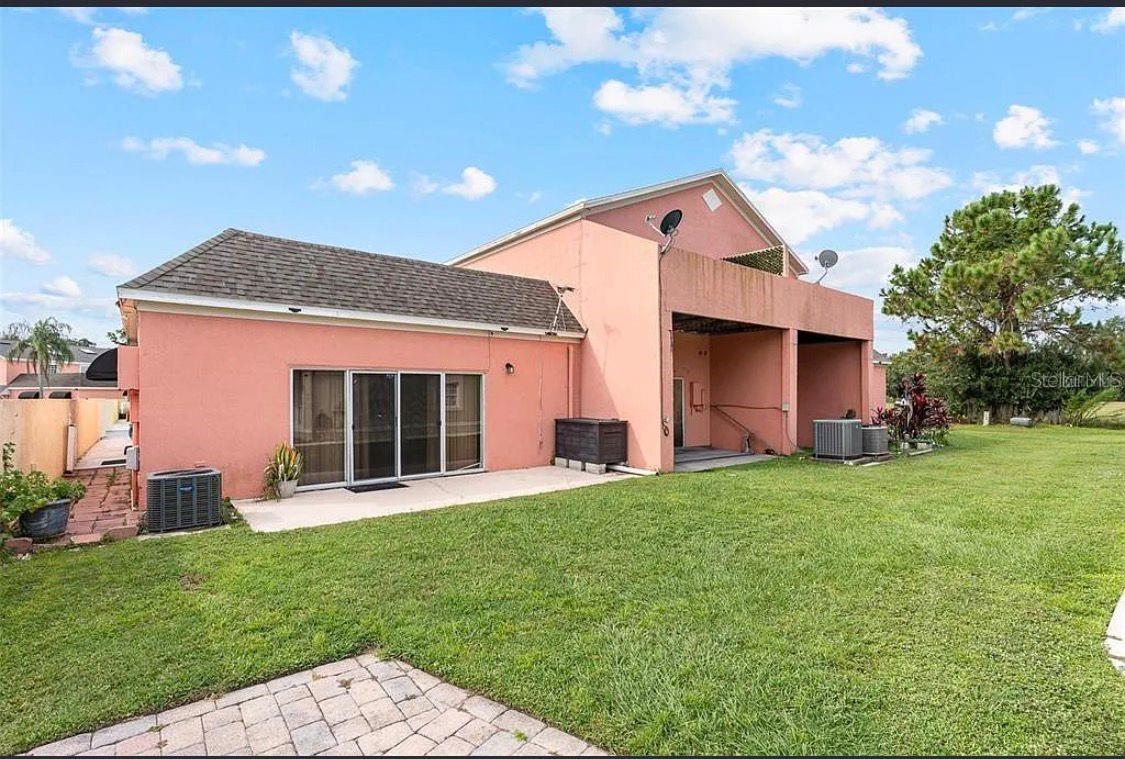 Image 3 of 16 For 1030 Universal Rest Place