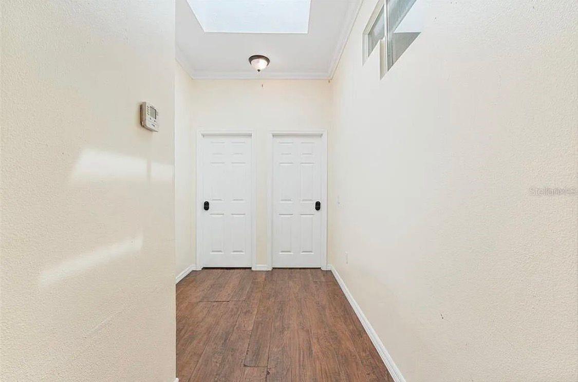 Image 5 of 16 For 1030 Universal Rest Place