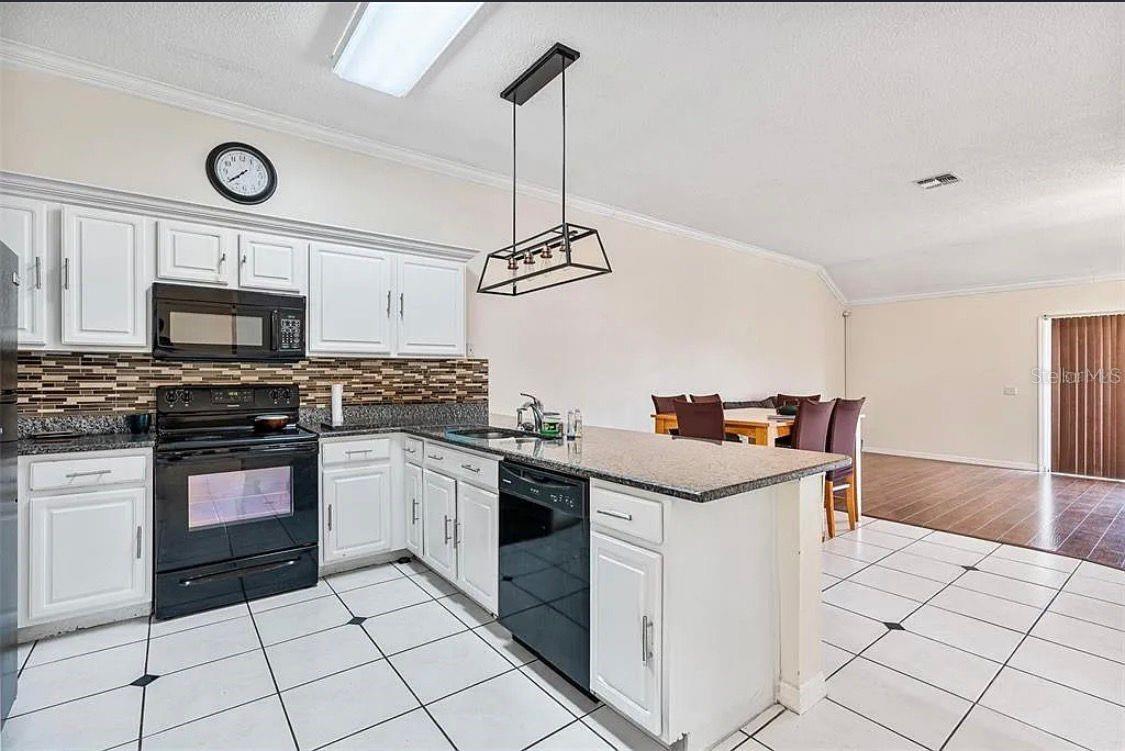 Image 8 of 16 For 1030 Universal Rest Place