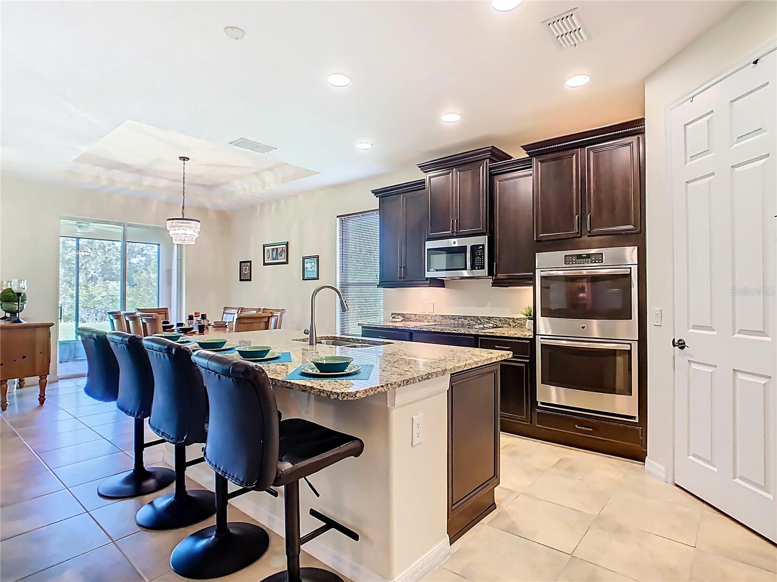 Image 12 of 81 For 819 San Raphael Street