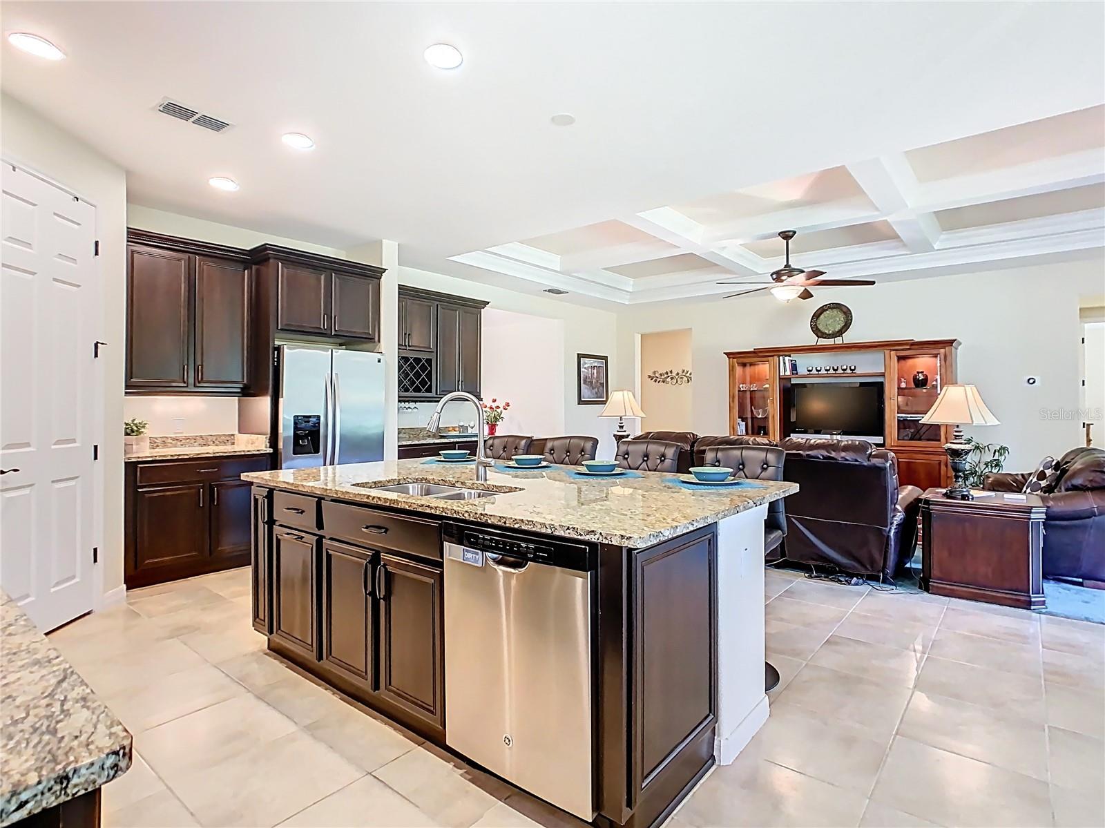 Image 16 of 81 For 819 San Raphael Street