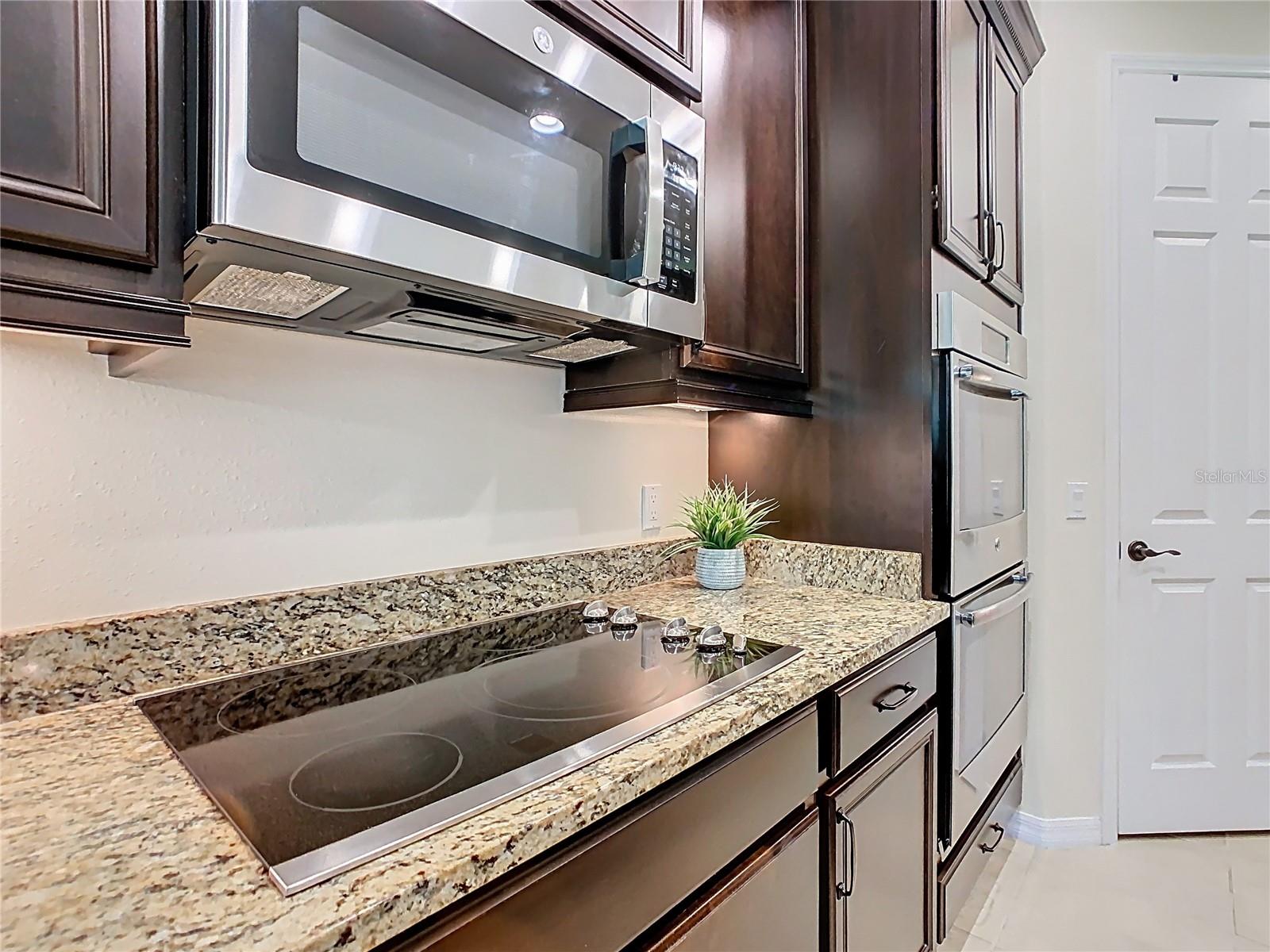 Image 18 of 81 For 819 San Raphael Street