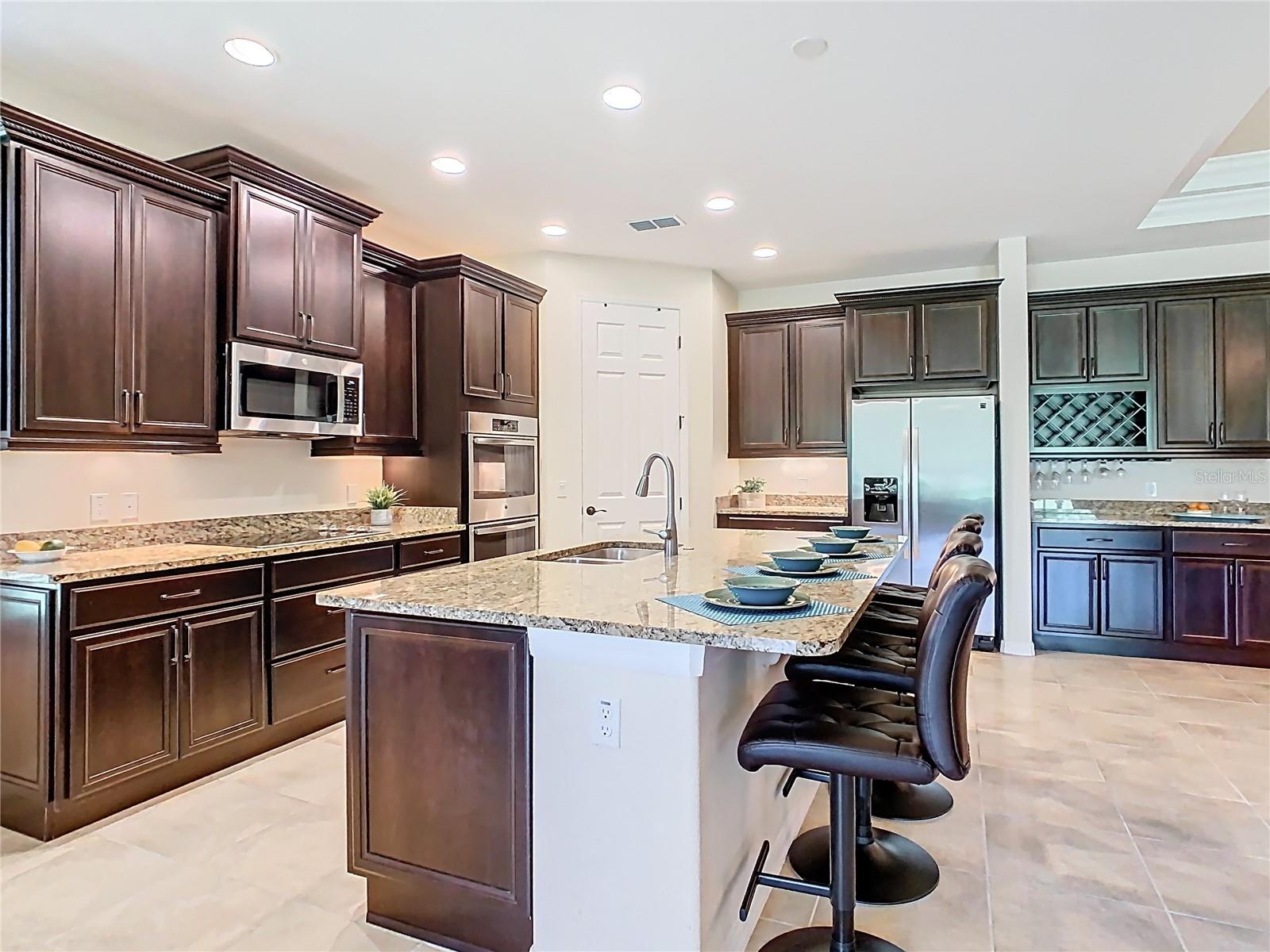 Image 20 of 81 For 819 San Raphael Street