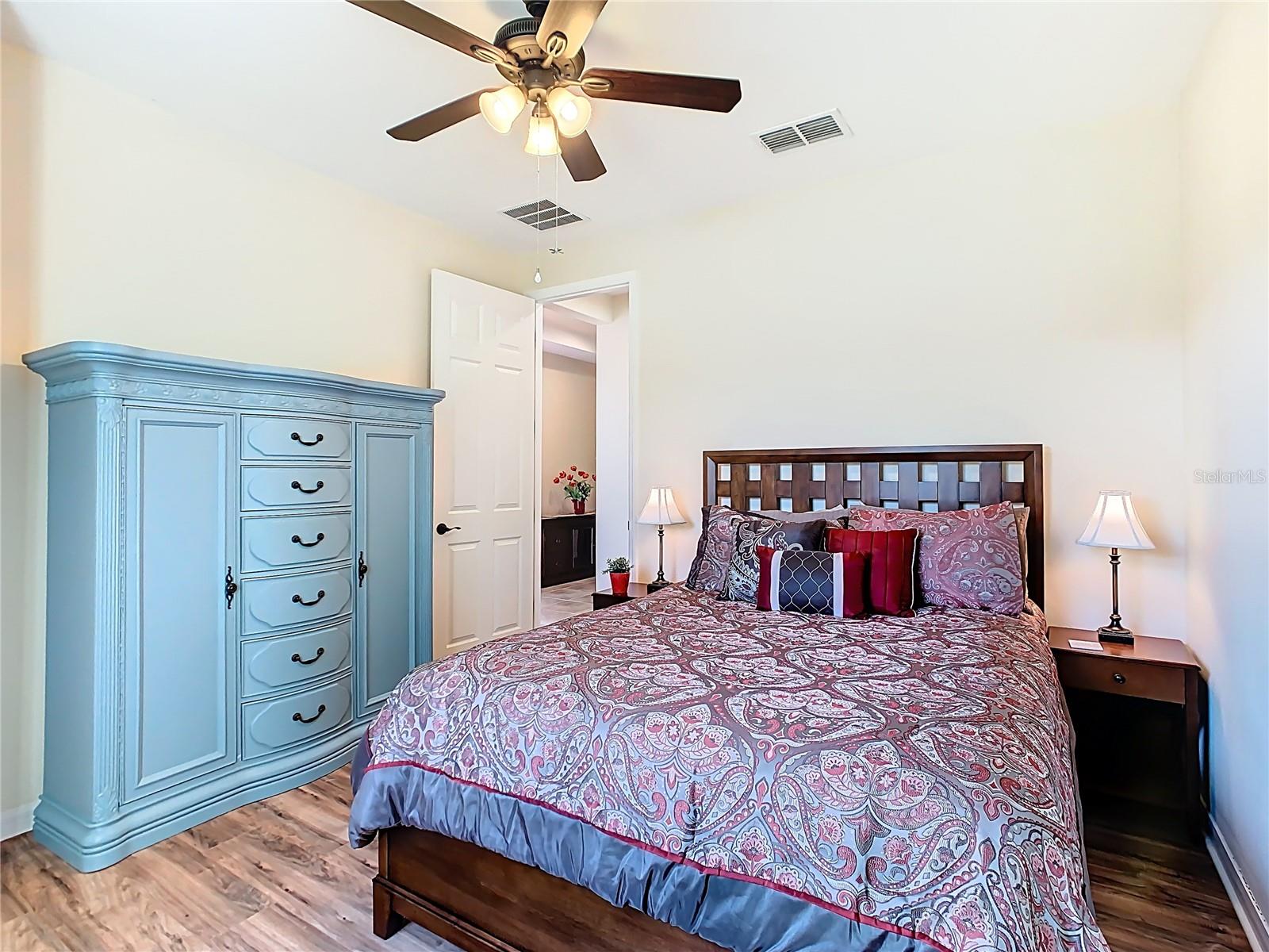 Image 37 of 81 For 819 San Raphael Street