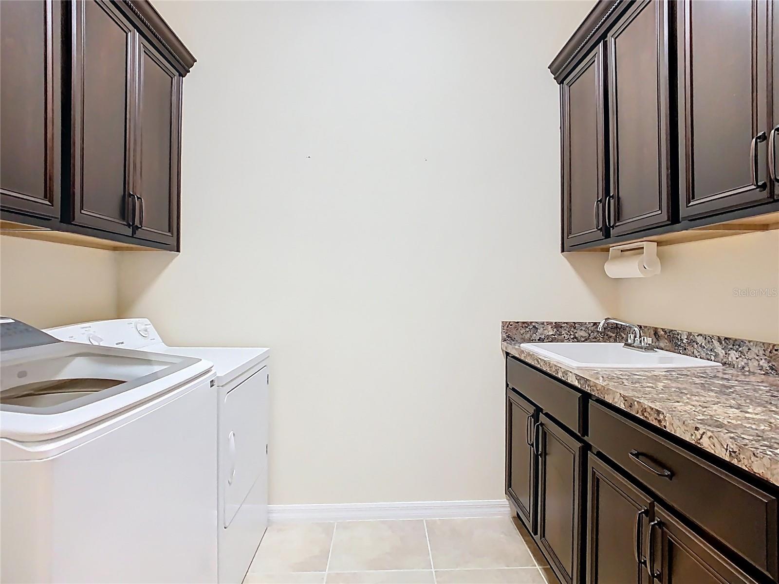 Image 43 of 81 For 819 San Raphael Street