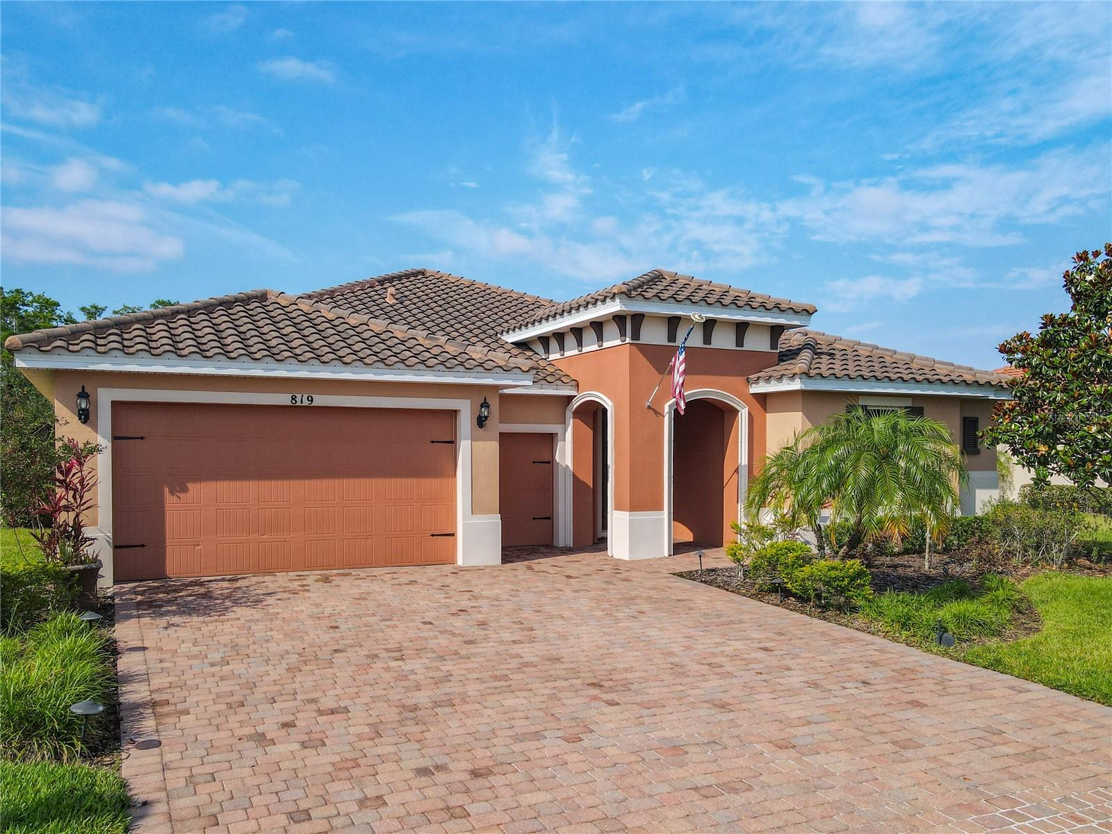 Image 5 of 81 For 819 San Raphael Street