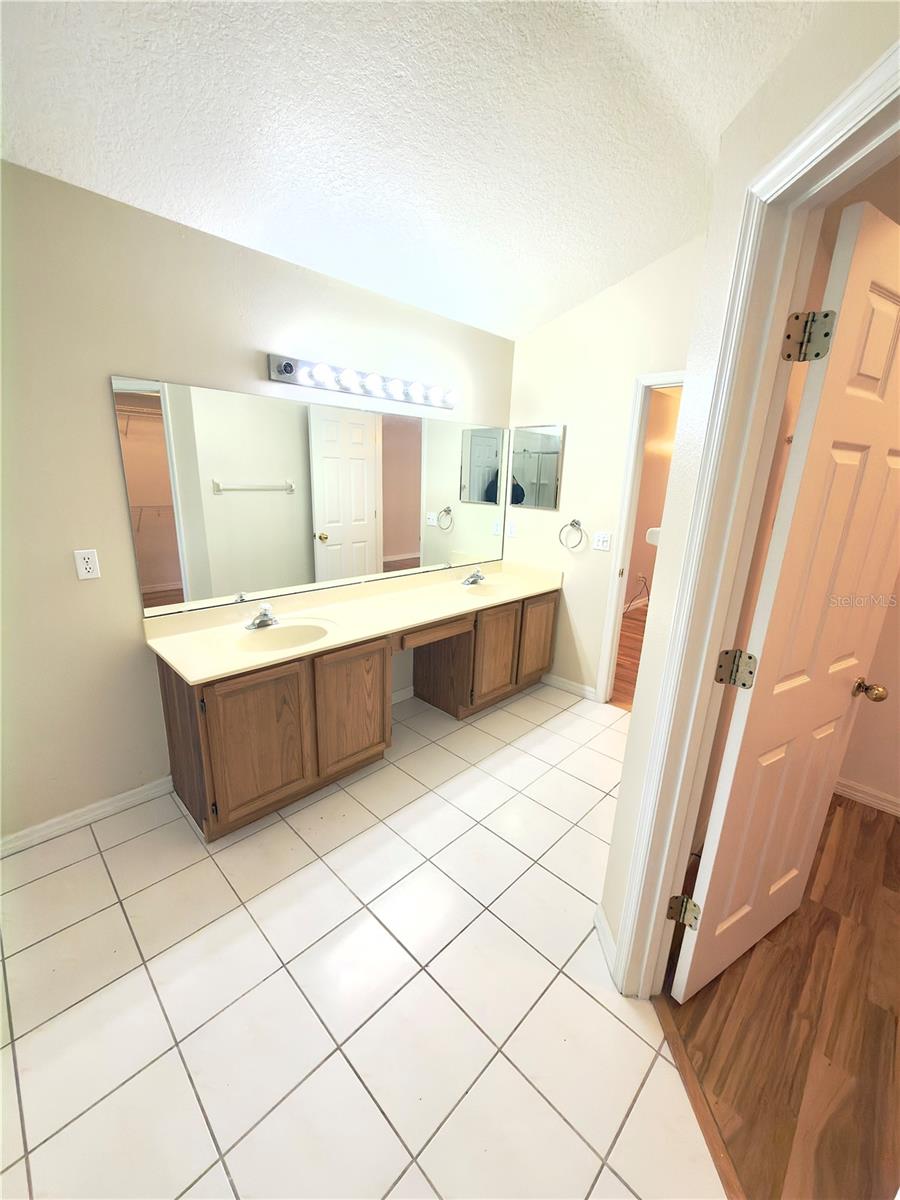 Image 18 of 35 For 2951 Smithfield Drive