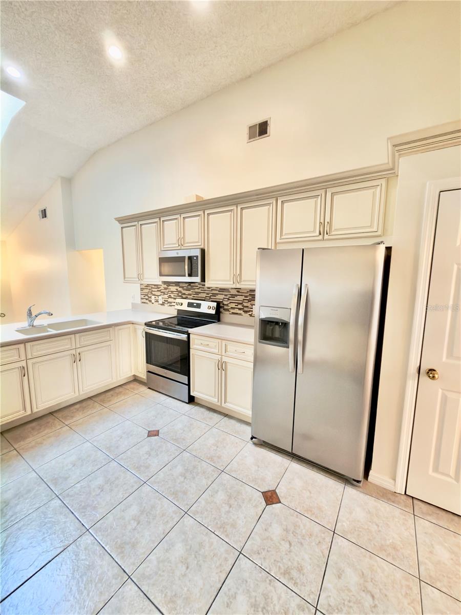 Image 7 of 35 For 2951 Smithfield Drive