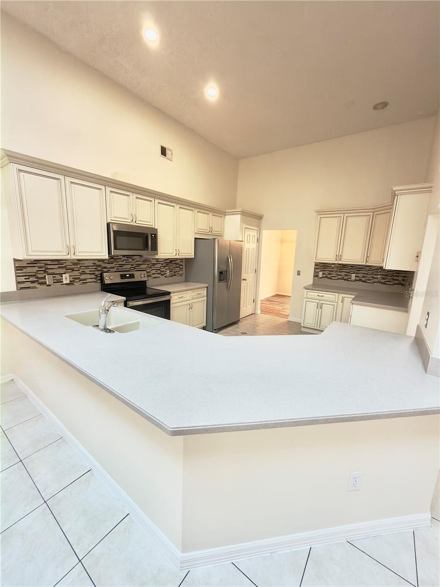 Image 9 of 35 For 2951 Smithfield Drive