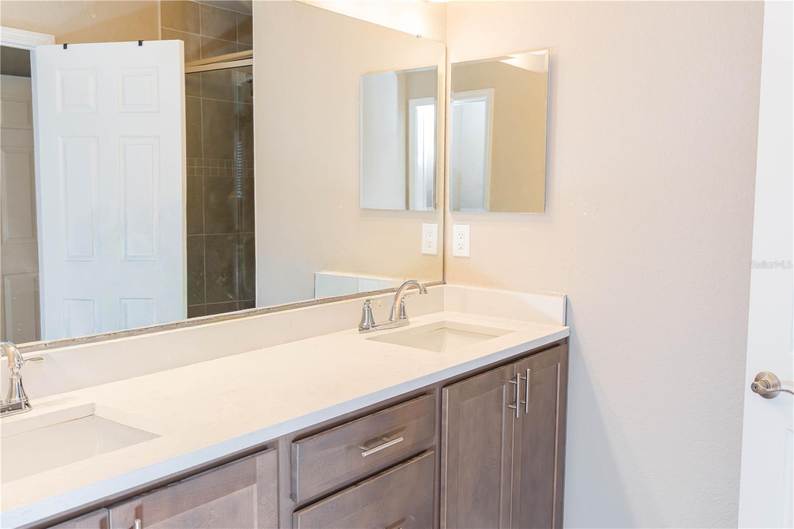 Image 26 of 39 For 387 Crossings Avenue