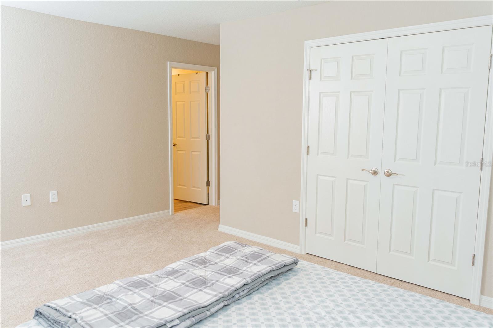 Image 28 of 39 For 387 Crossings Avenue