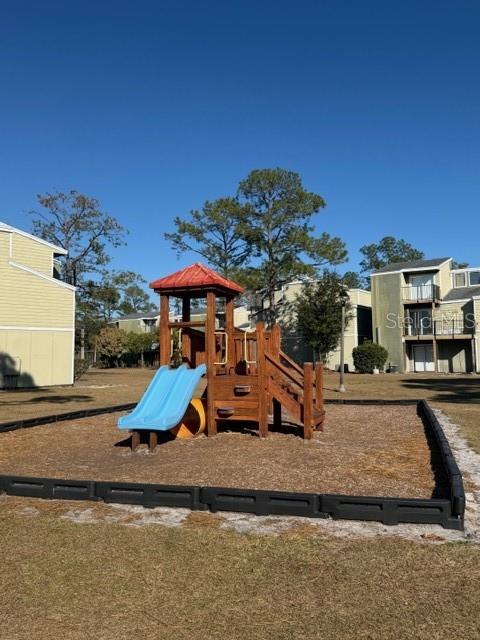 Image 6 of 7 For 187 Scottsdale Square 187