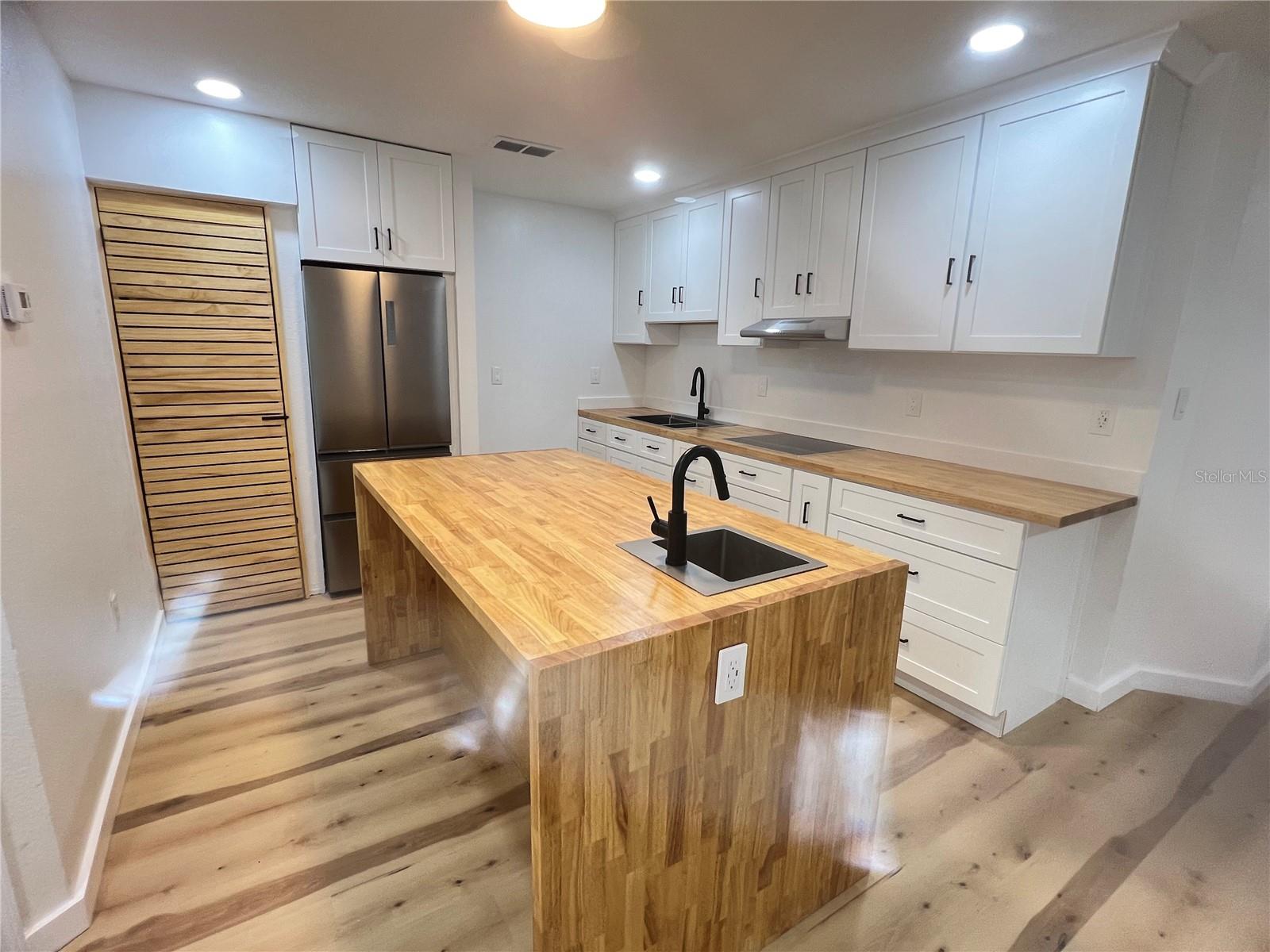 Image 3 of 24 For 3205 Sabal Palms Court A