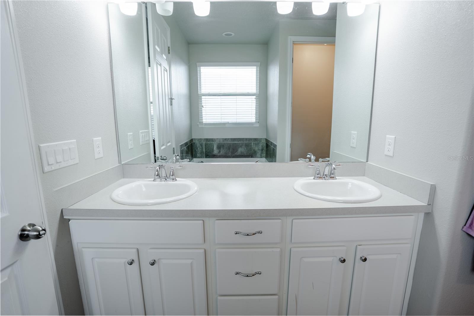 Image 43 of 77 For 2963 Sera Bella Way