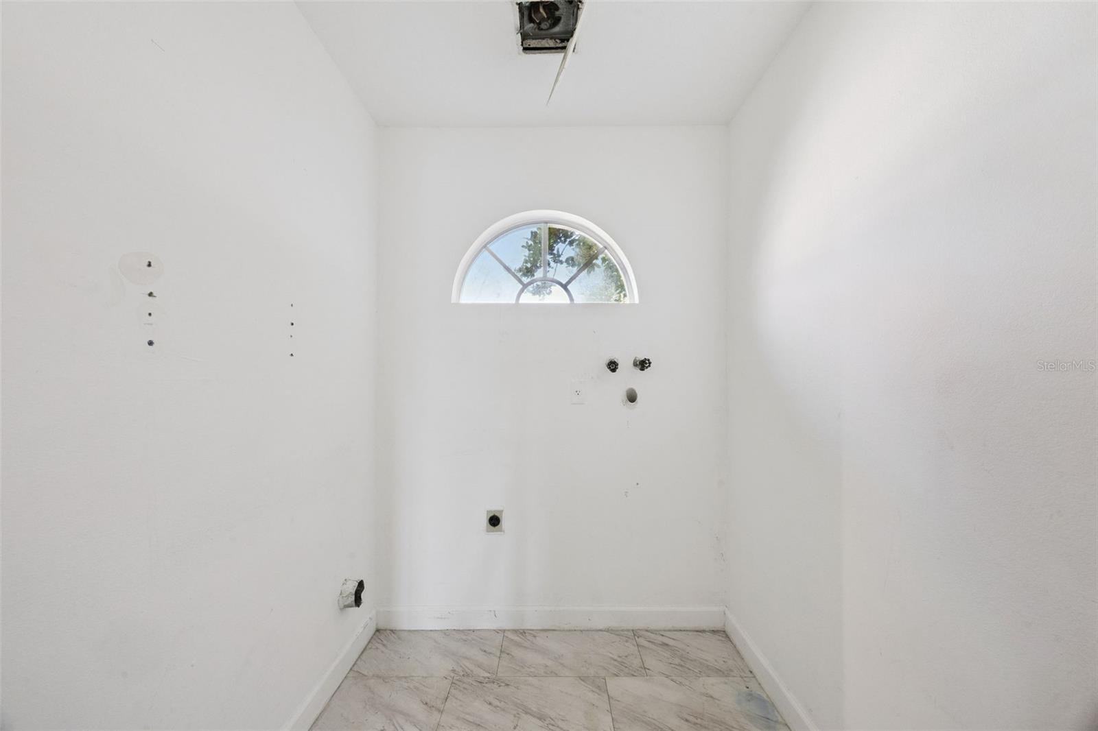 Image 32 of 61 For 6310 Carrie Ann Court