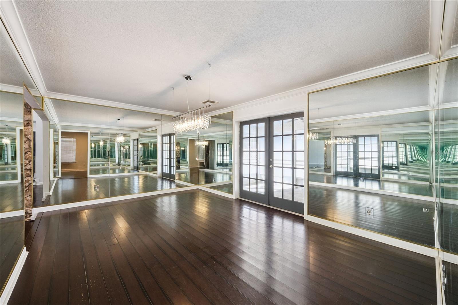 Image 33 of 61 For 6310 Carrie Ann Court