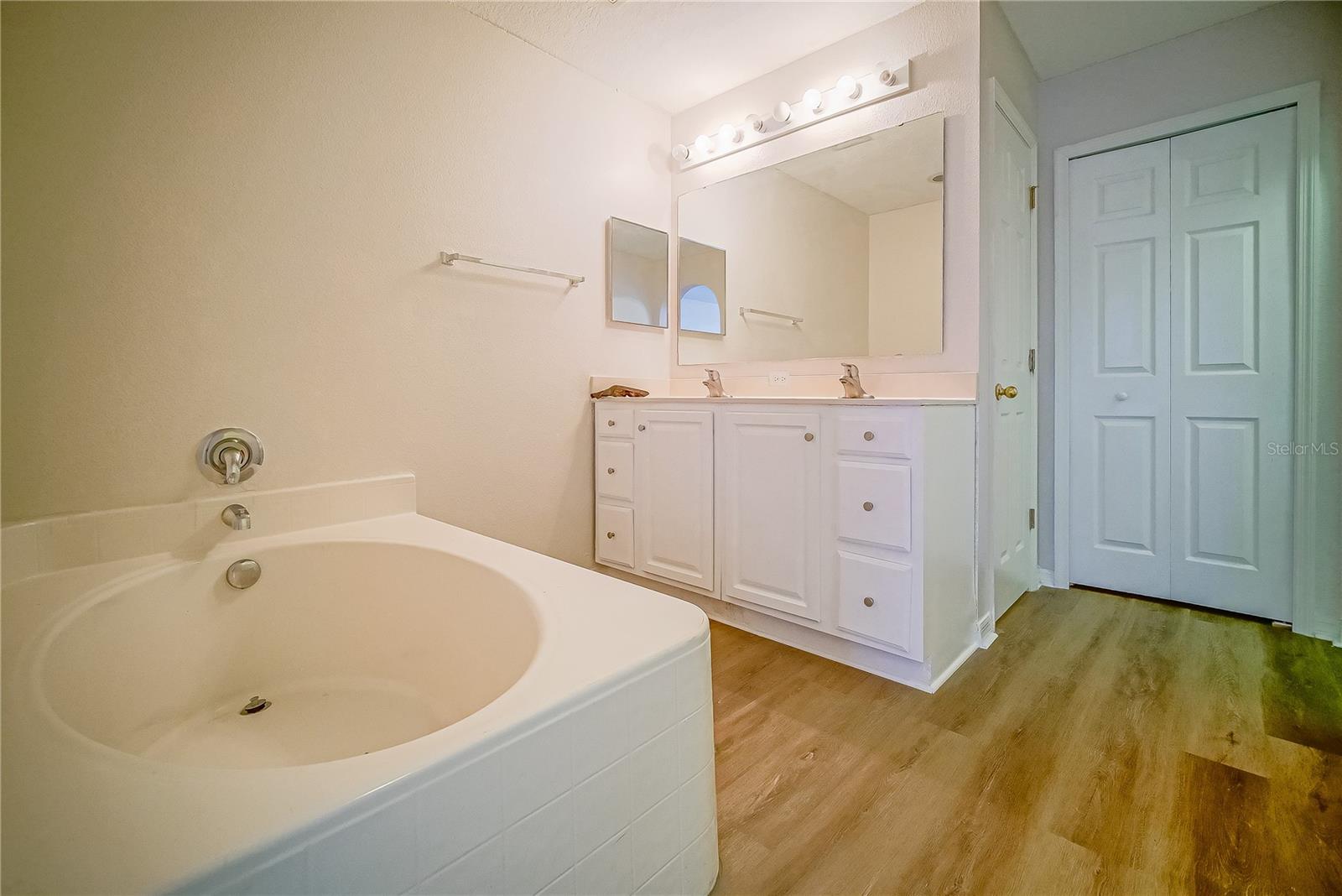 Image 20 of 26 For 1927 Michigan Ct