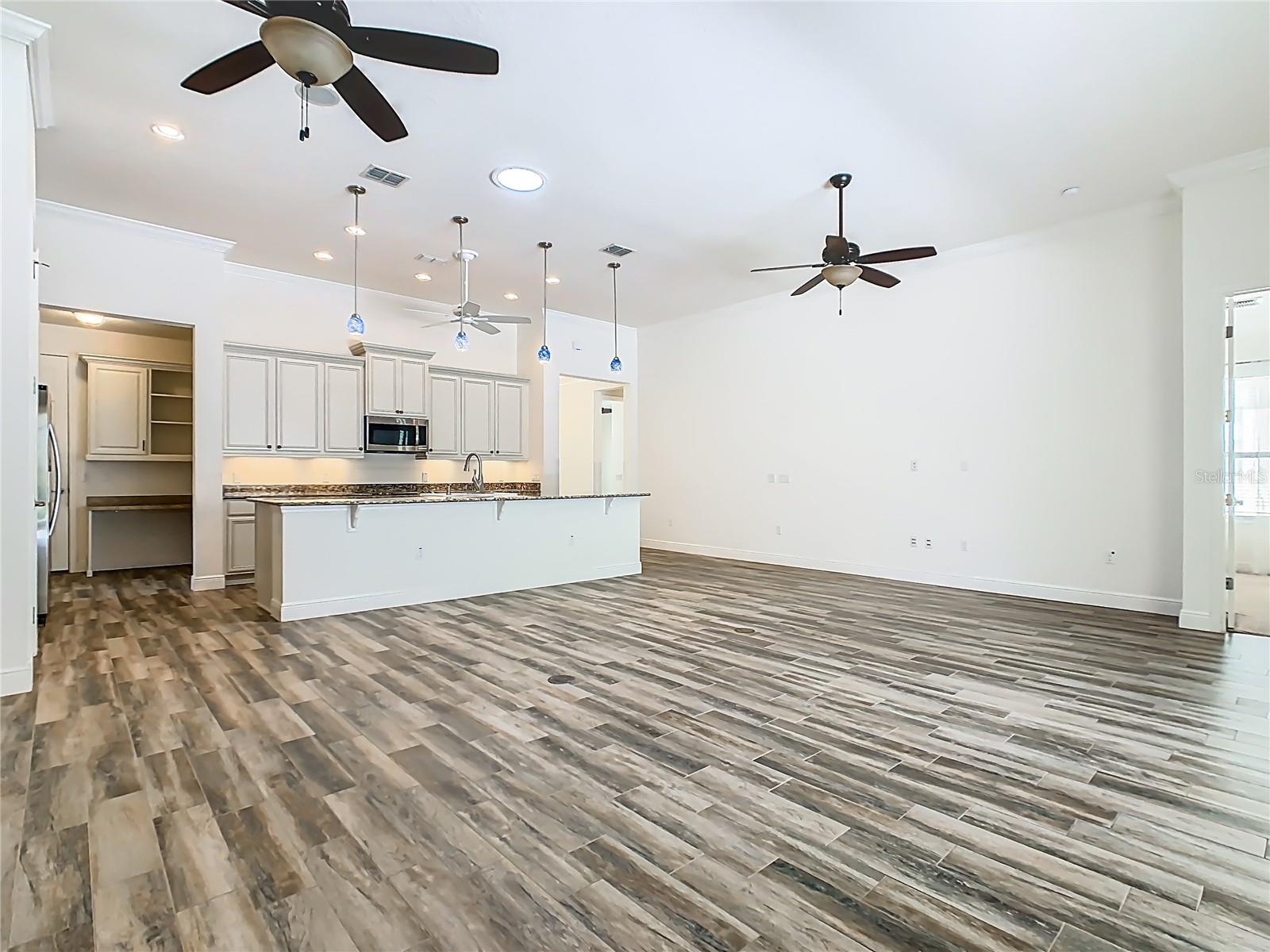 Image 16 of 50 For 899 Bella Viana Road