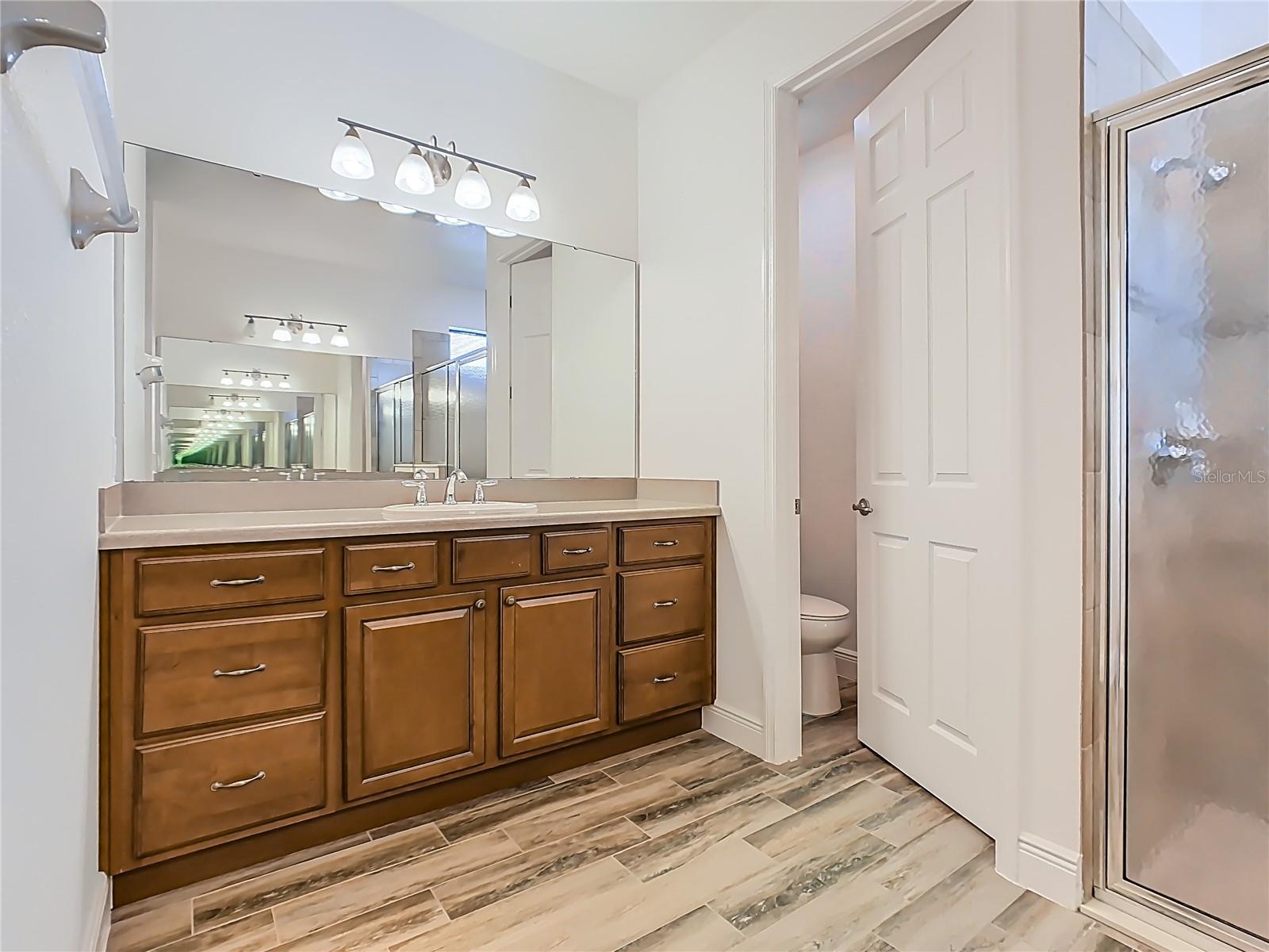 Image 37 of 50 For 899 Bella Viana Road