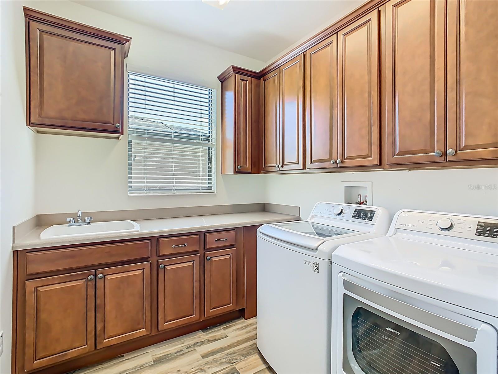 Image 41 of 50 For 899 Bella Viana Road