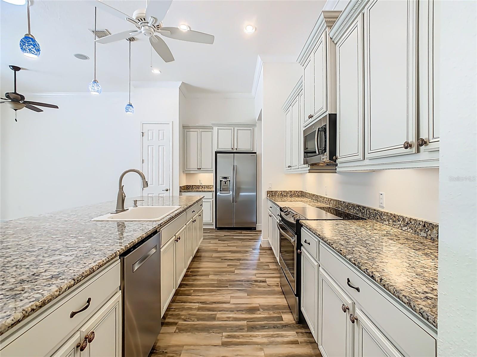 Image 6 of 50 For 899 Bella Viana Road