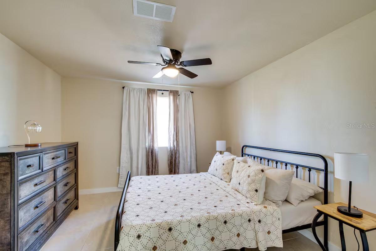 Image 11 of 21 For 7252 Dianne Drive