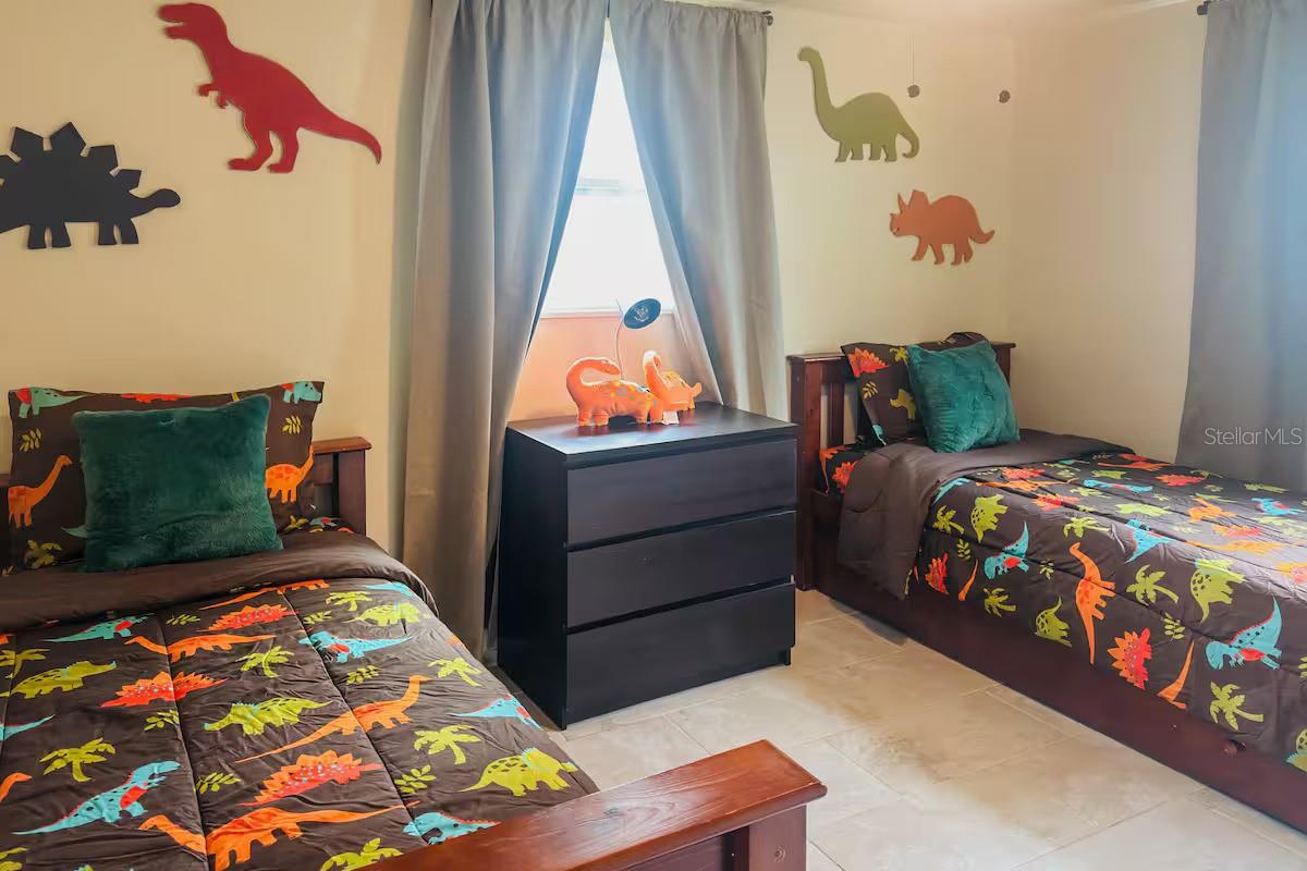 Image 14 of 21 For 7252 Dianne Drive