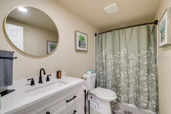 Image 16 of 21 For 7252 Dianne Drive