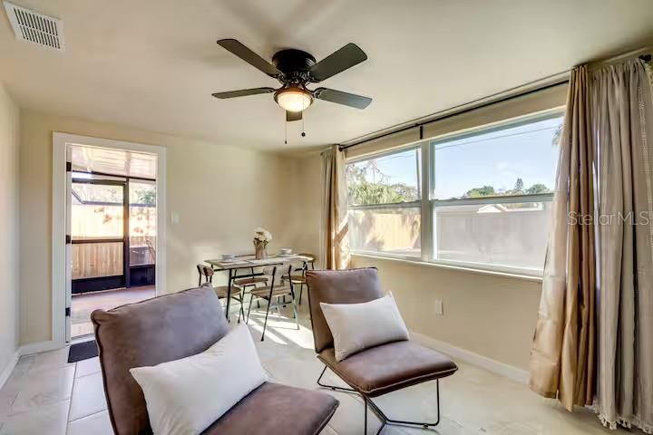 Image 17 of 21 For 7252 Dianne Drive