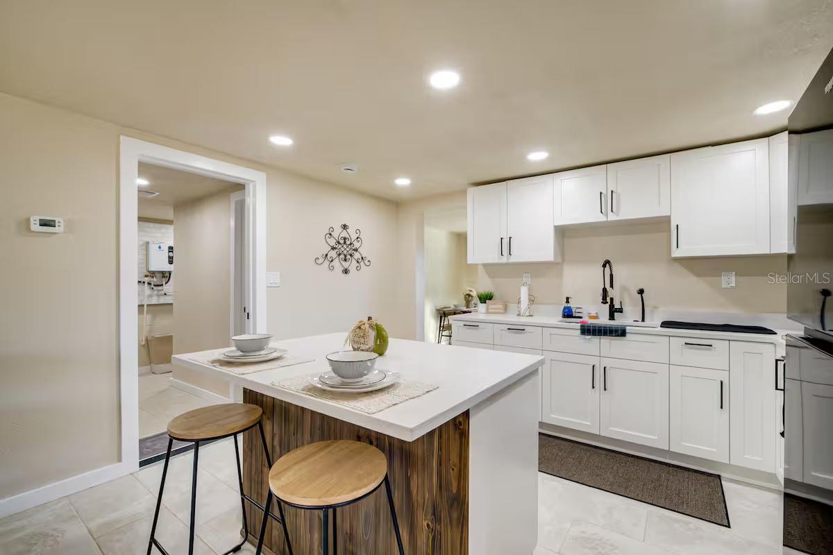 Image 6 of 21 For 7252 Dianne Drive