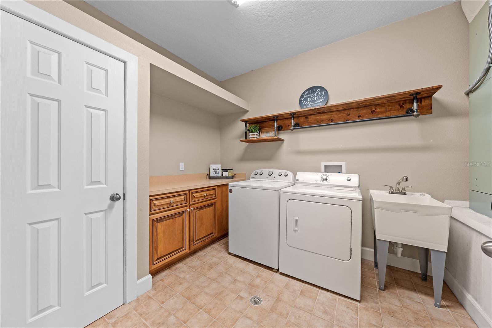 Image 36 of 73 For 4561 Henry J Avenue