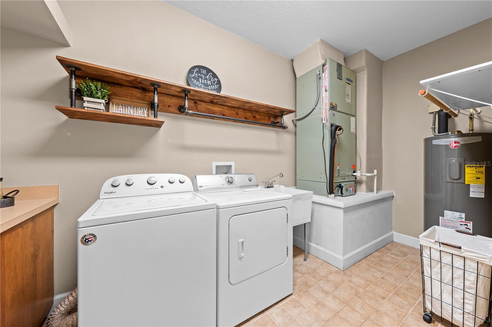 Image 37 of 73 For 4561 Henry J Avenue