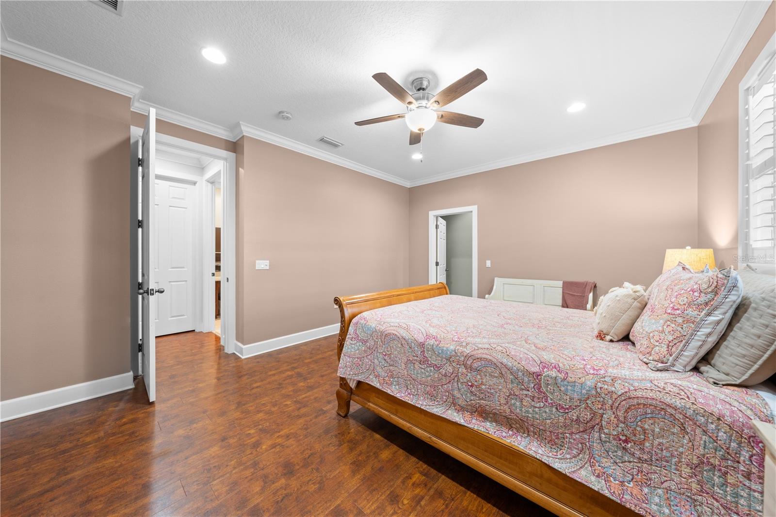 Image 39 of 73 For 4561 Henry J Avenue