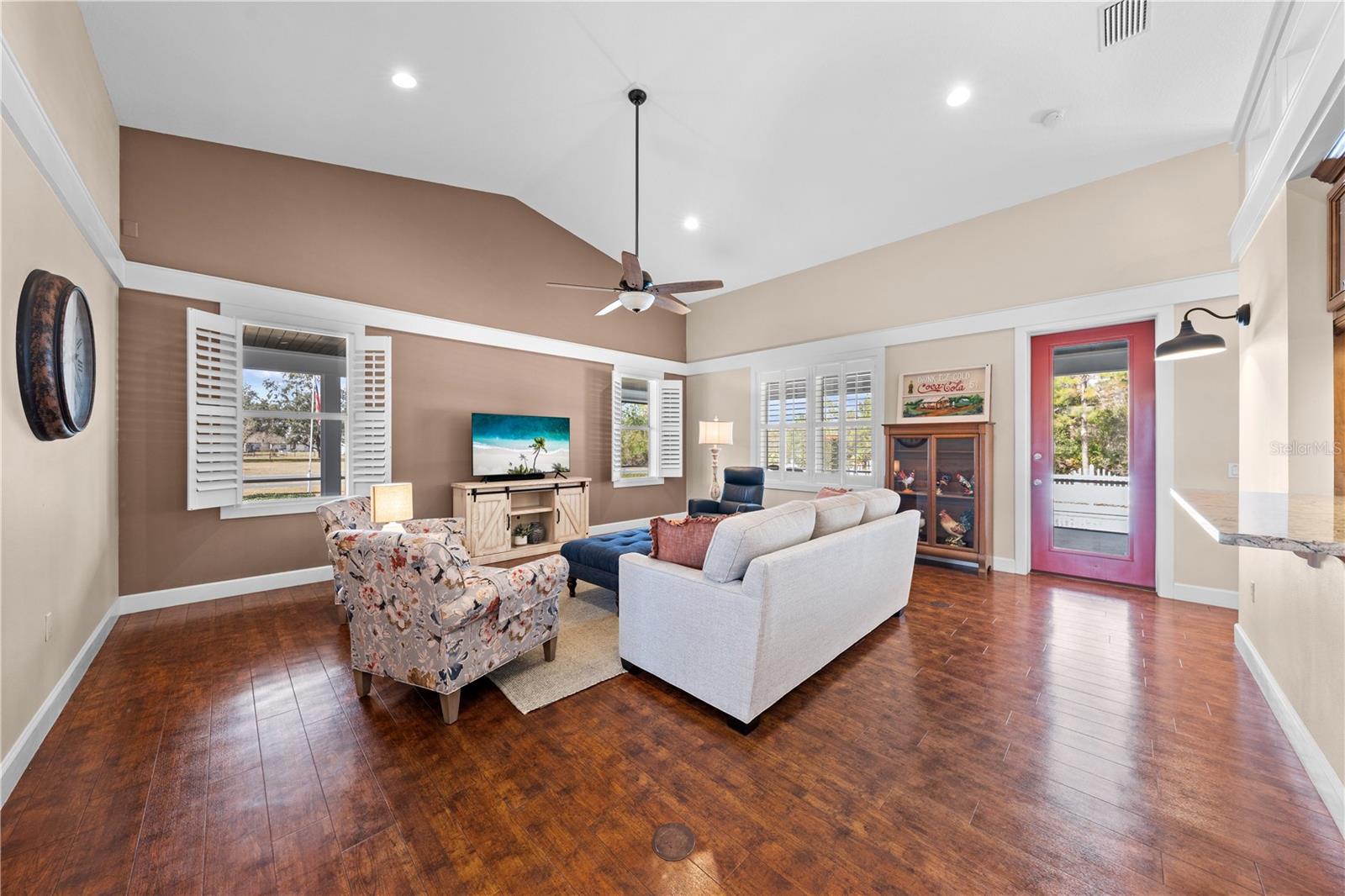 Image 7 of 73 For 4561 Henry J Avenue