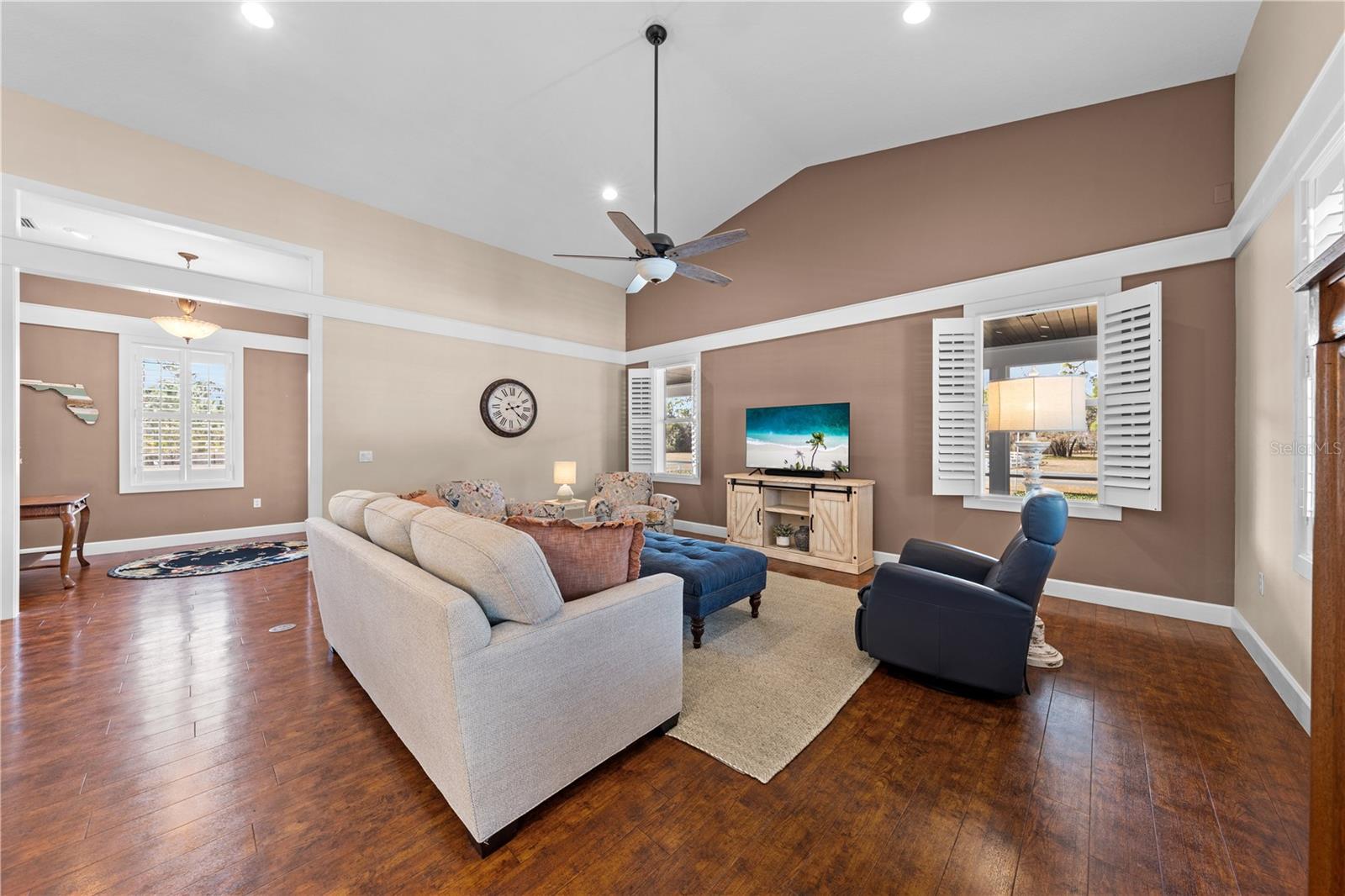 Image 8 of 73 For 4561 Henry J Avenue