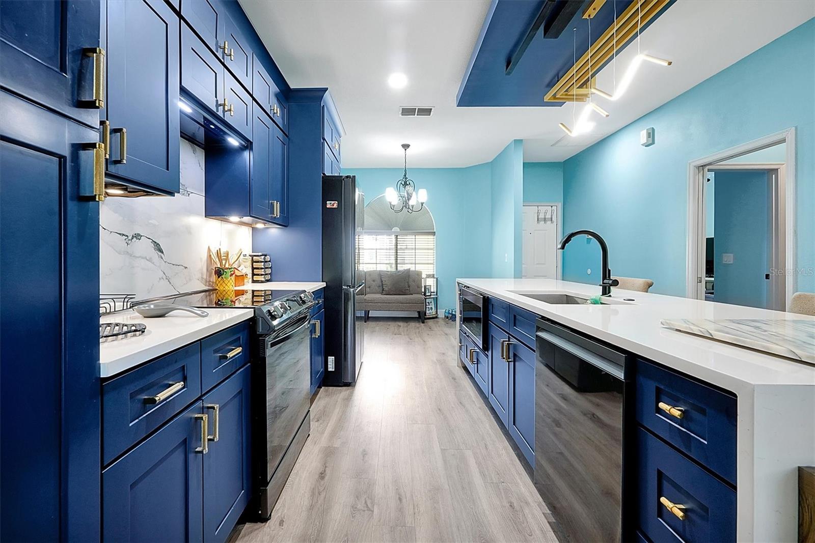 Image 13 of 59 For 168 Club Villas Lane