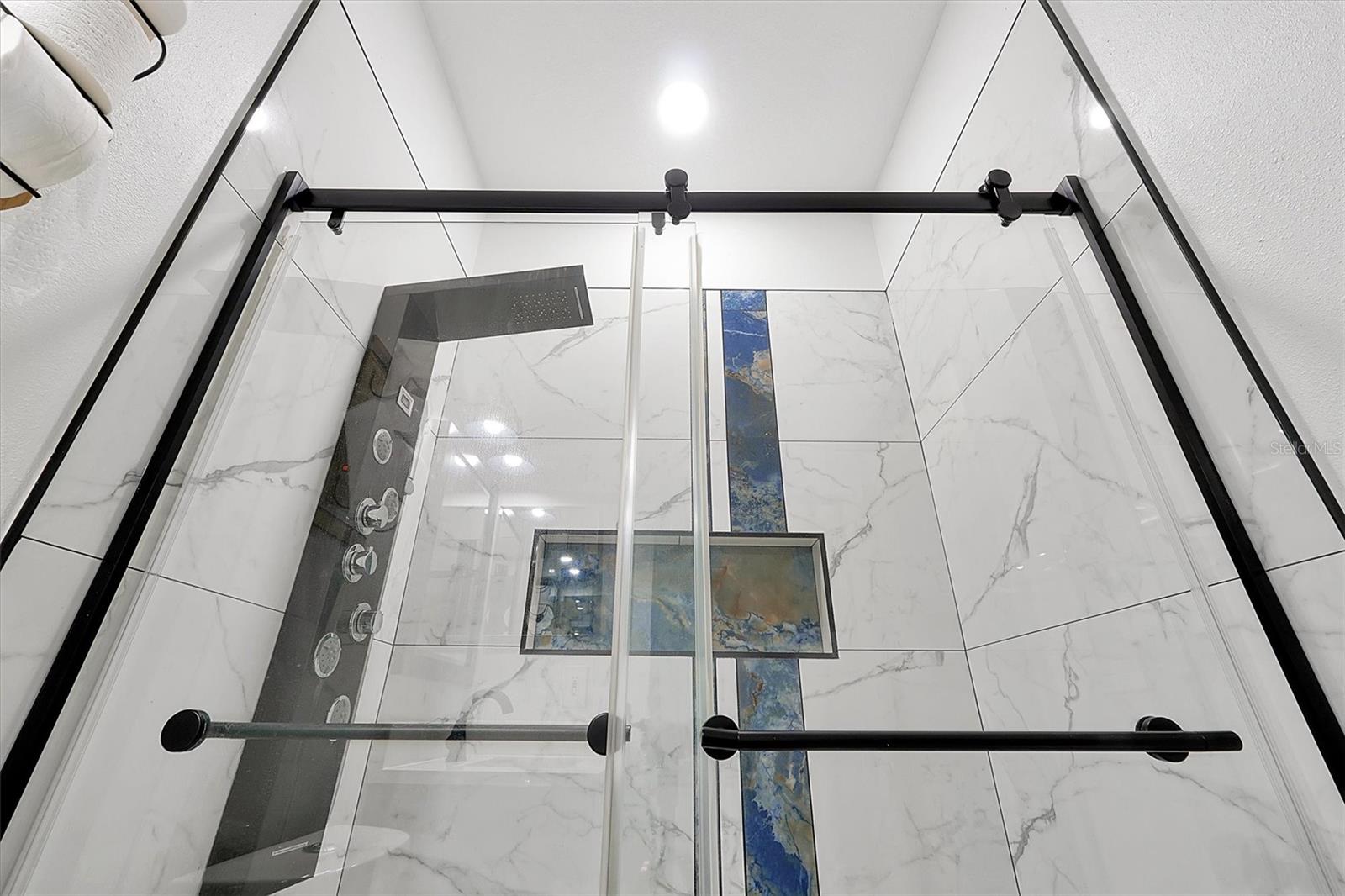 Image 24 of 59 For 168 Club Villas Lane