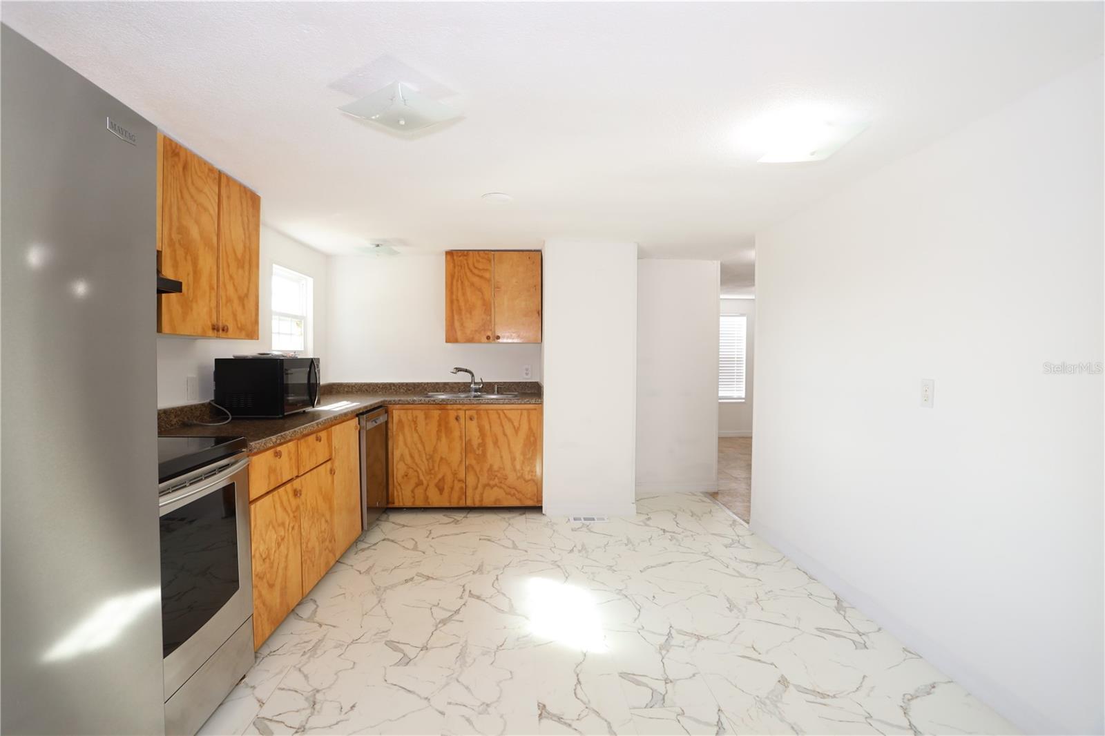 Image 18 of 58 For 3190 Morning Light Way