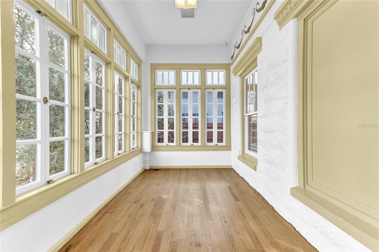 Image 10 of 21 For 1007 Emmett Street