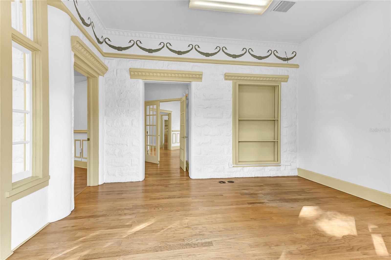 Image 8 of 21 For 1007 Emmett Street