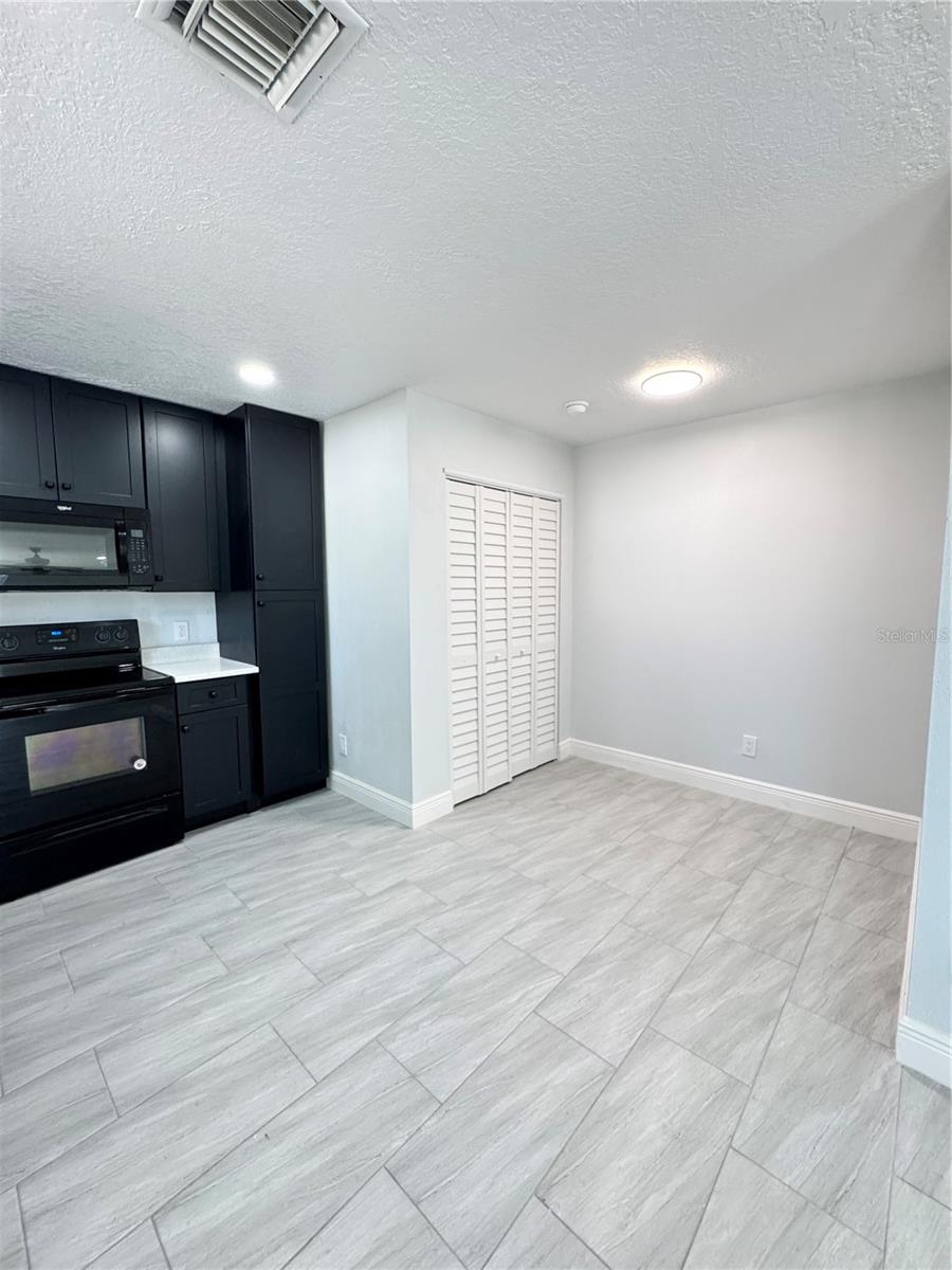 Image 5 of 11 For 607 Alabama Avenue