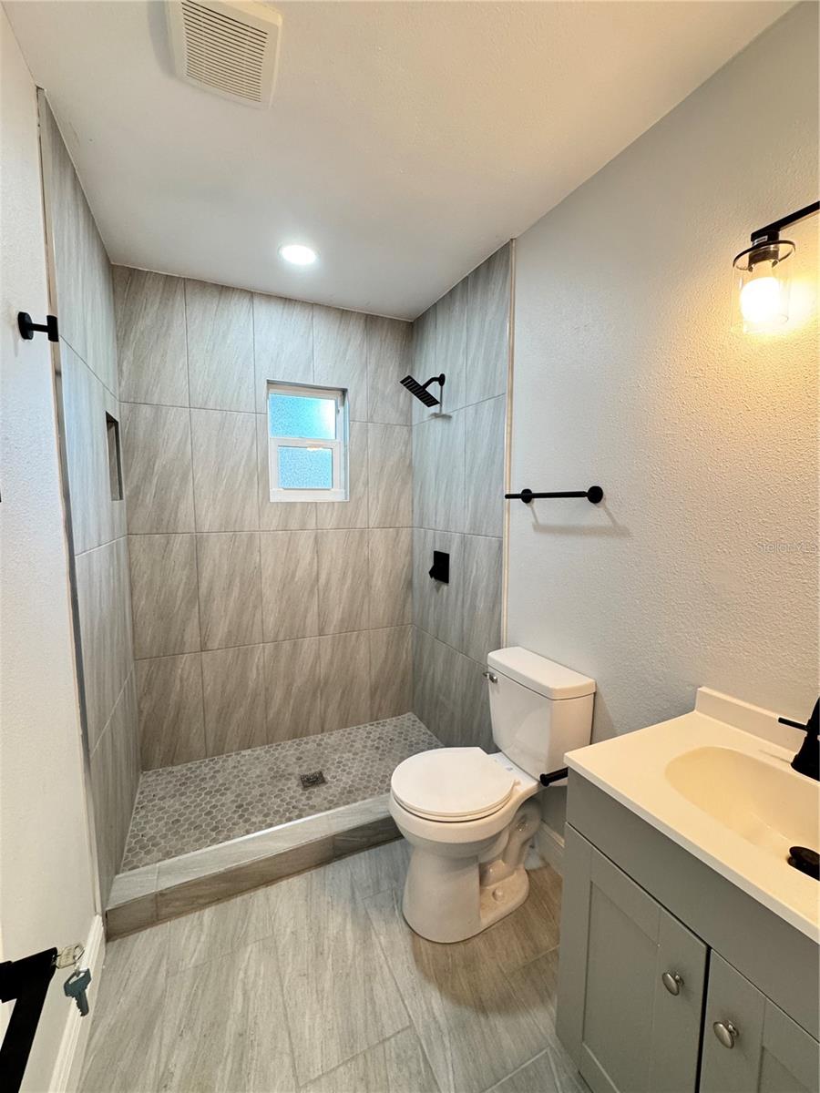 Image 9 of 11 For 607 Alabama Avenue