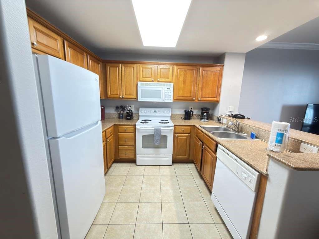 Image 5 of 7 For 13415 Blue Heron Beach Drive 808