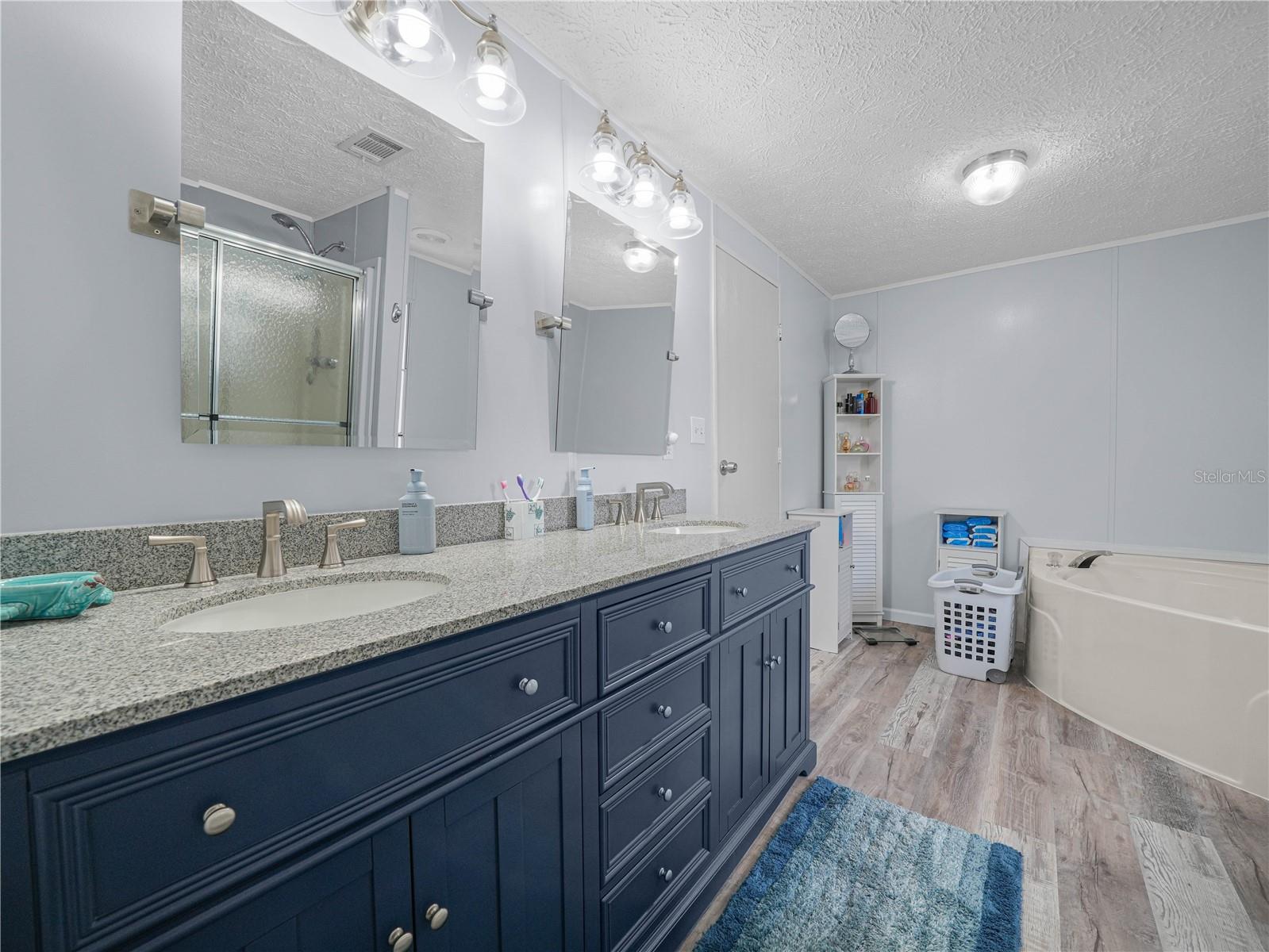 Image 21 of 28 For 2200 24th Boulevard