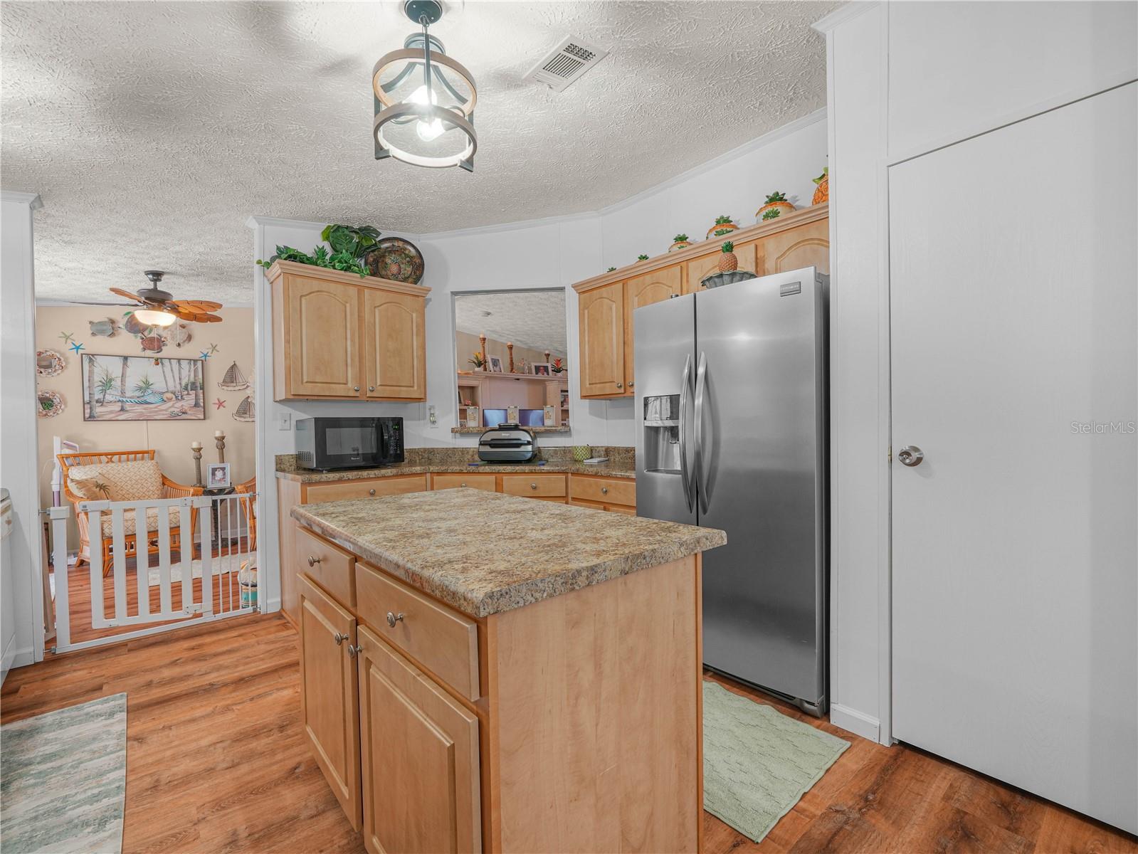 Image 9 of 28 For 2200 24th Boulevard