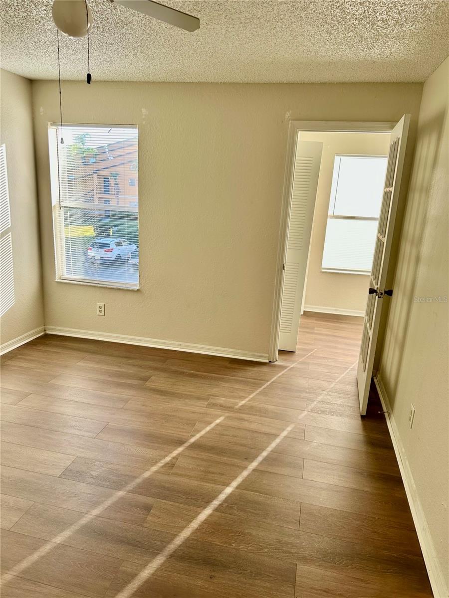 Image 12 of 16 For 4630 Commander Drive 1024