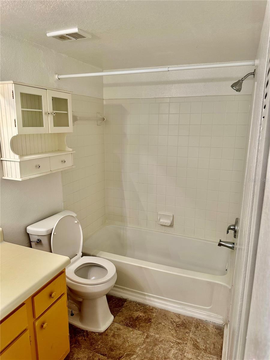 Image 13 of 16 For 4630 Commander Drive 1024