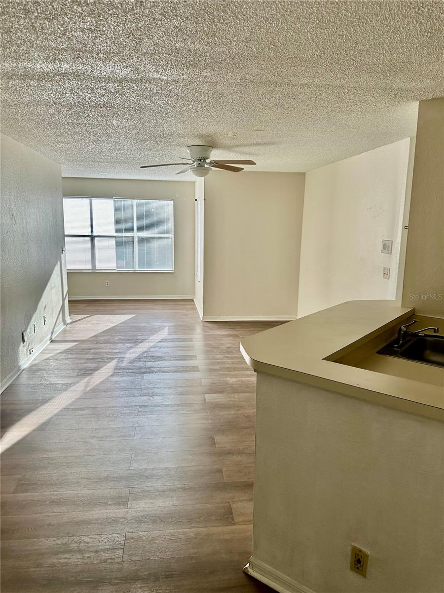 Image 2 of 16 For 4630 Commander Drive 1024