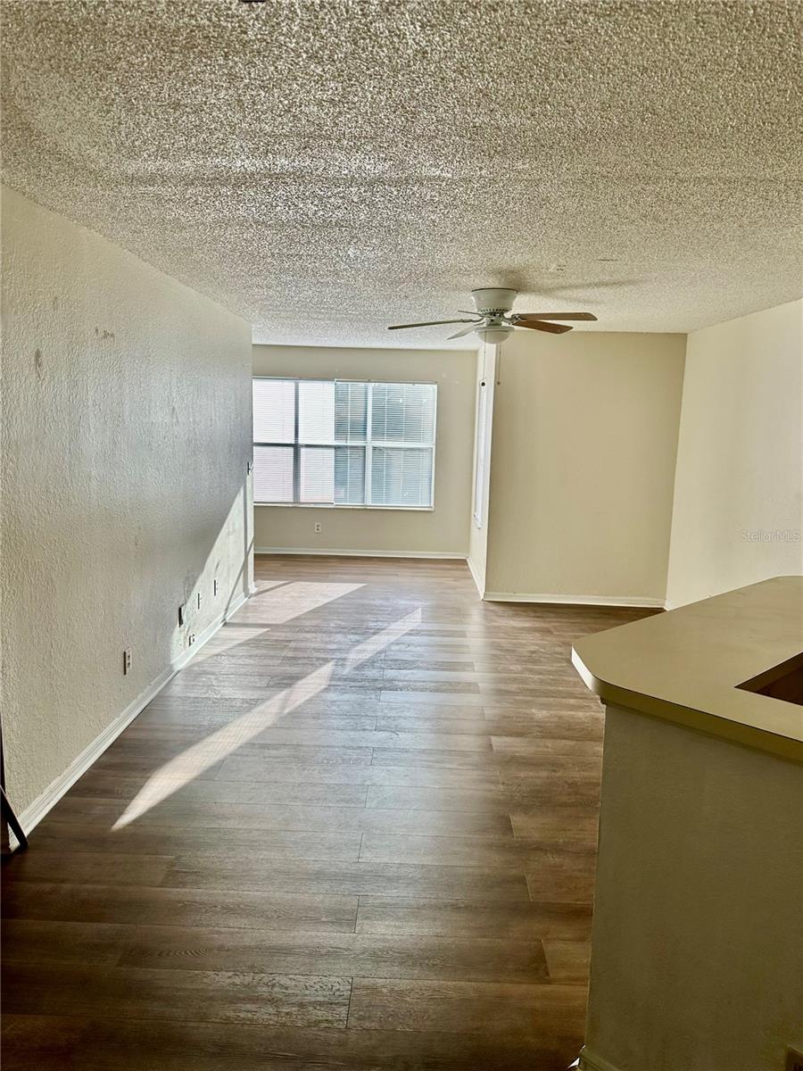 Image 3 of 16 For 4630 Commander Drive 1024