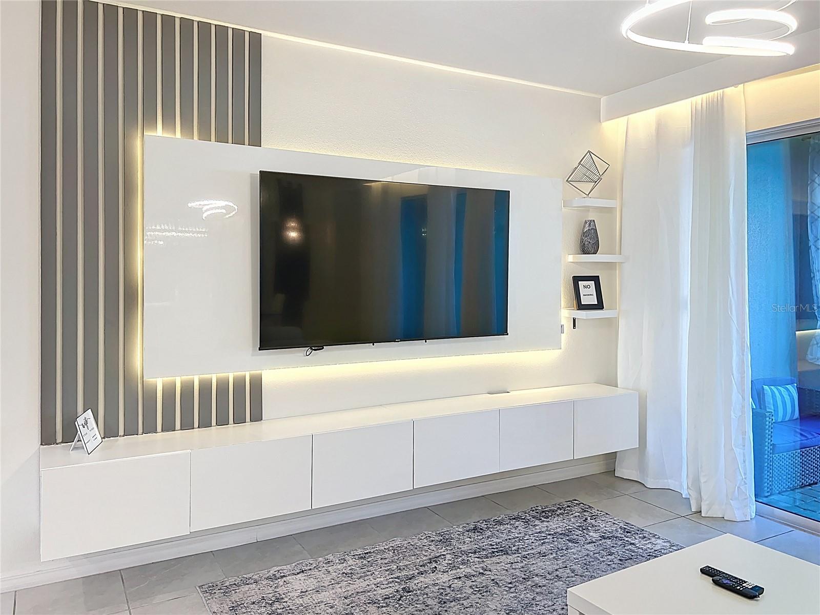 Image 10 of 54 For 1800 Tropical Palms Circle